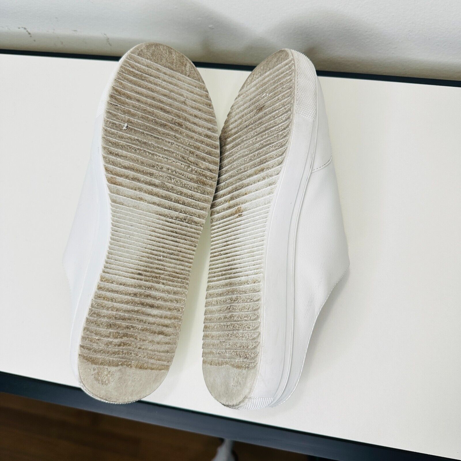 Other Susina White Leatherette Brynlee Closed Toe SlideIn Sneakers Size US 9 / IT 39 - 12 Thumbnail