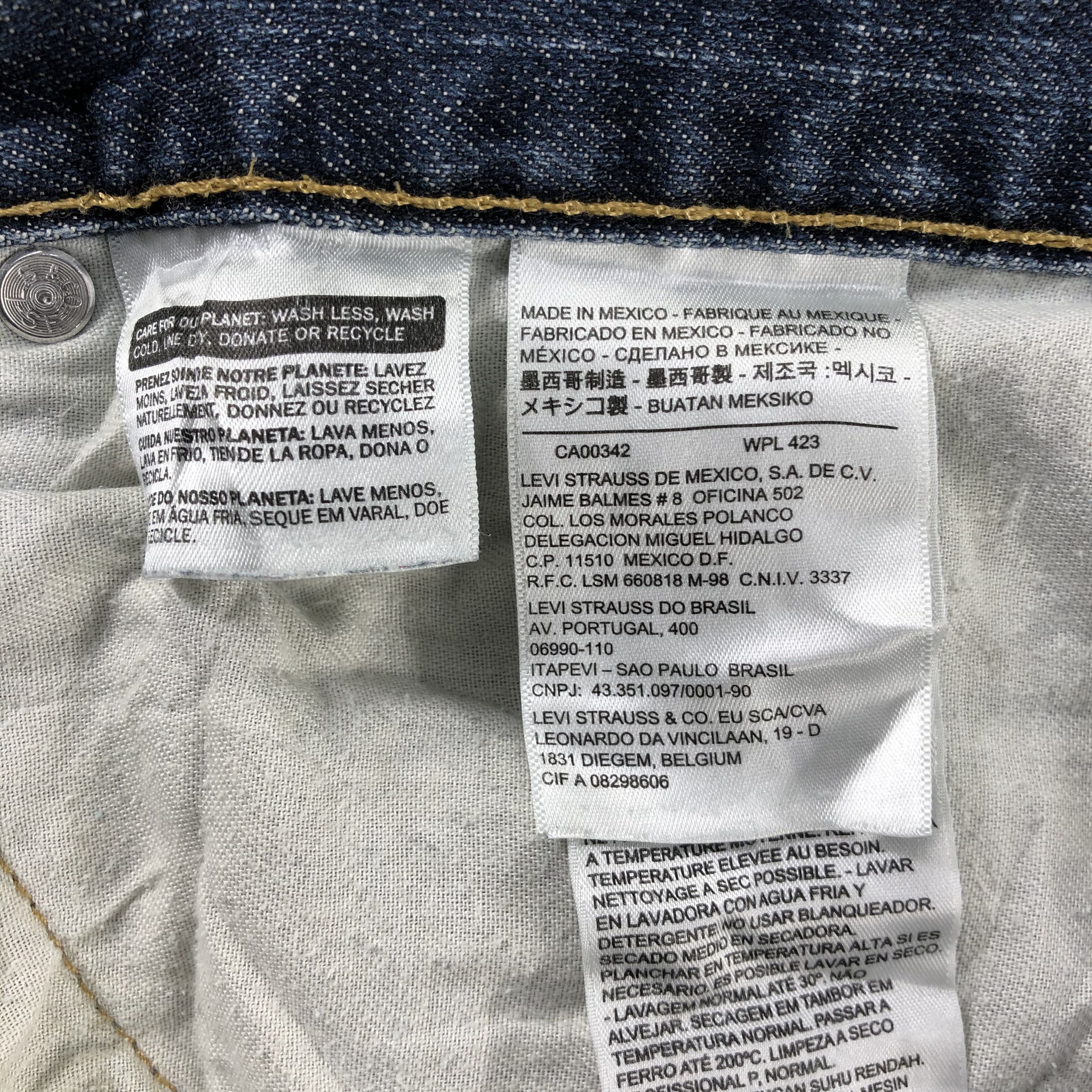 Levi's Vintage Faded Black Levis 514 Jeans-J2649 Size US 35 - 14 Thumbnail