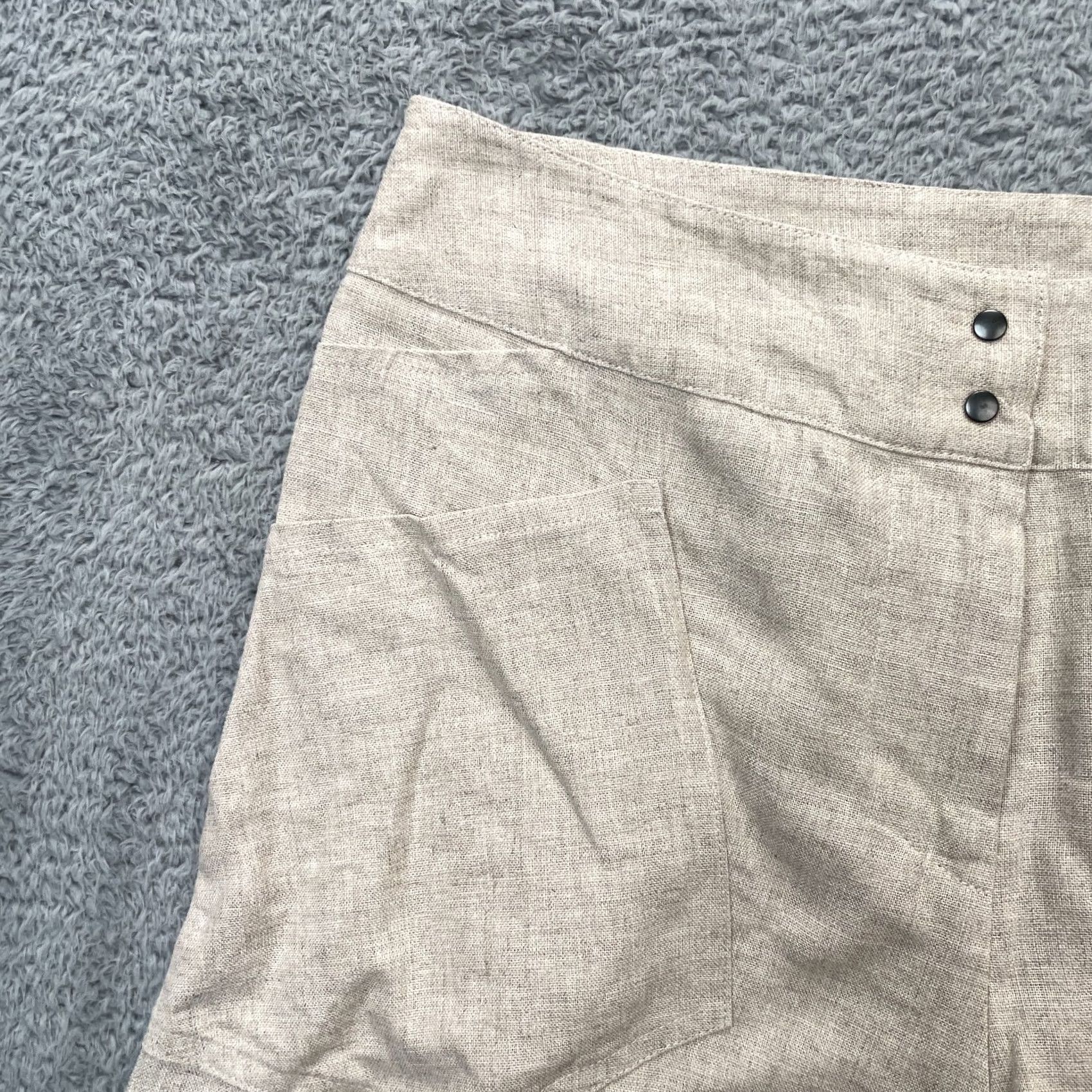 Vintage VINTAGE Babette Bermuda Shorts Womens XS Beige Linen Cuffed Beach Resort Size 26" / US 2 / IT 38 - 4 Thumbnail