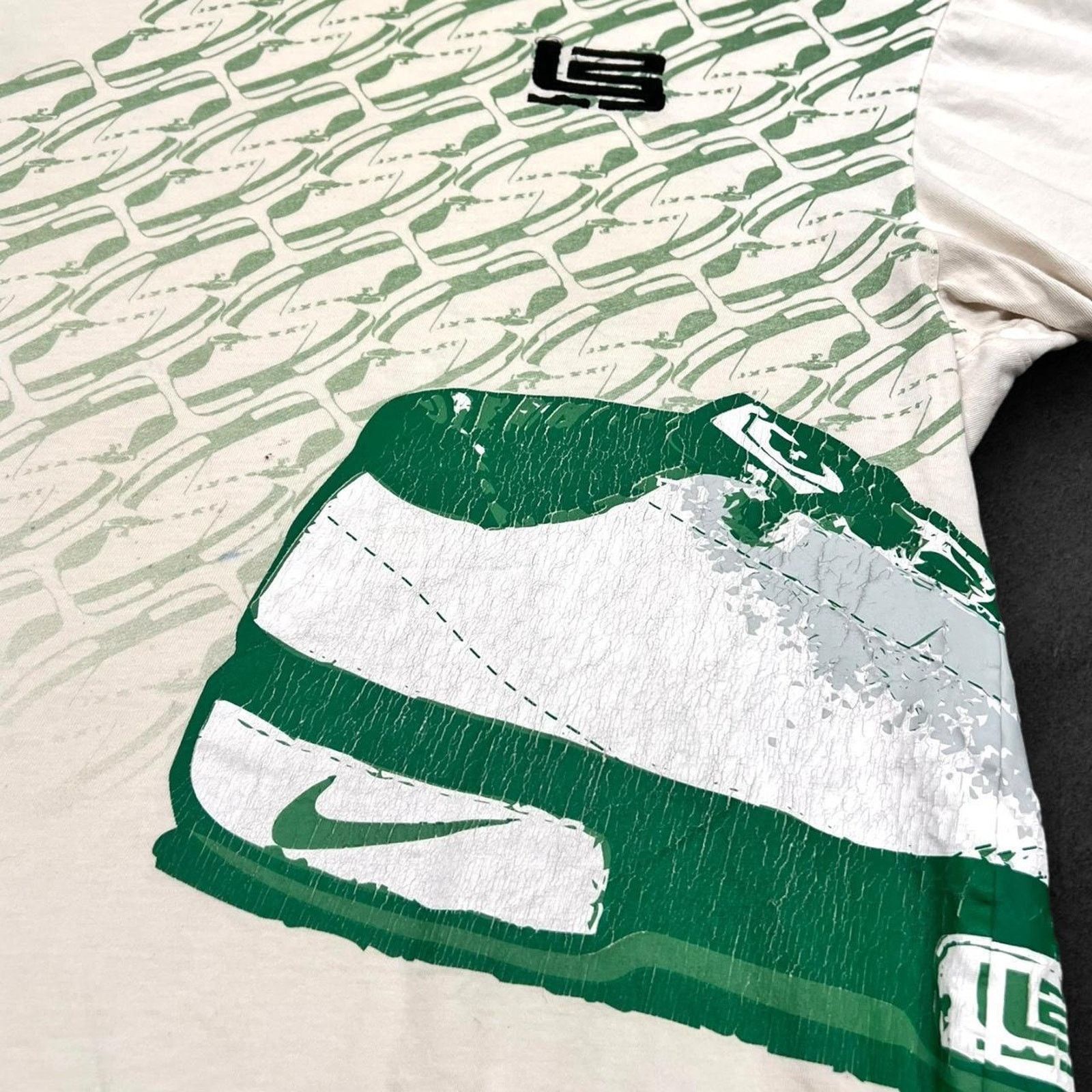 Nike VTG Nike Air Shoe L23 Lebron James Rare Graphic AOP Shirt Size US XL / EU 56 / 4 - 2 Thumbnail