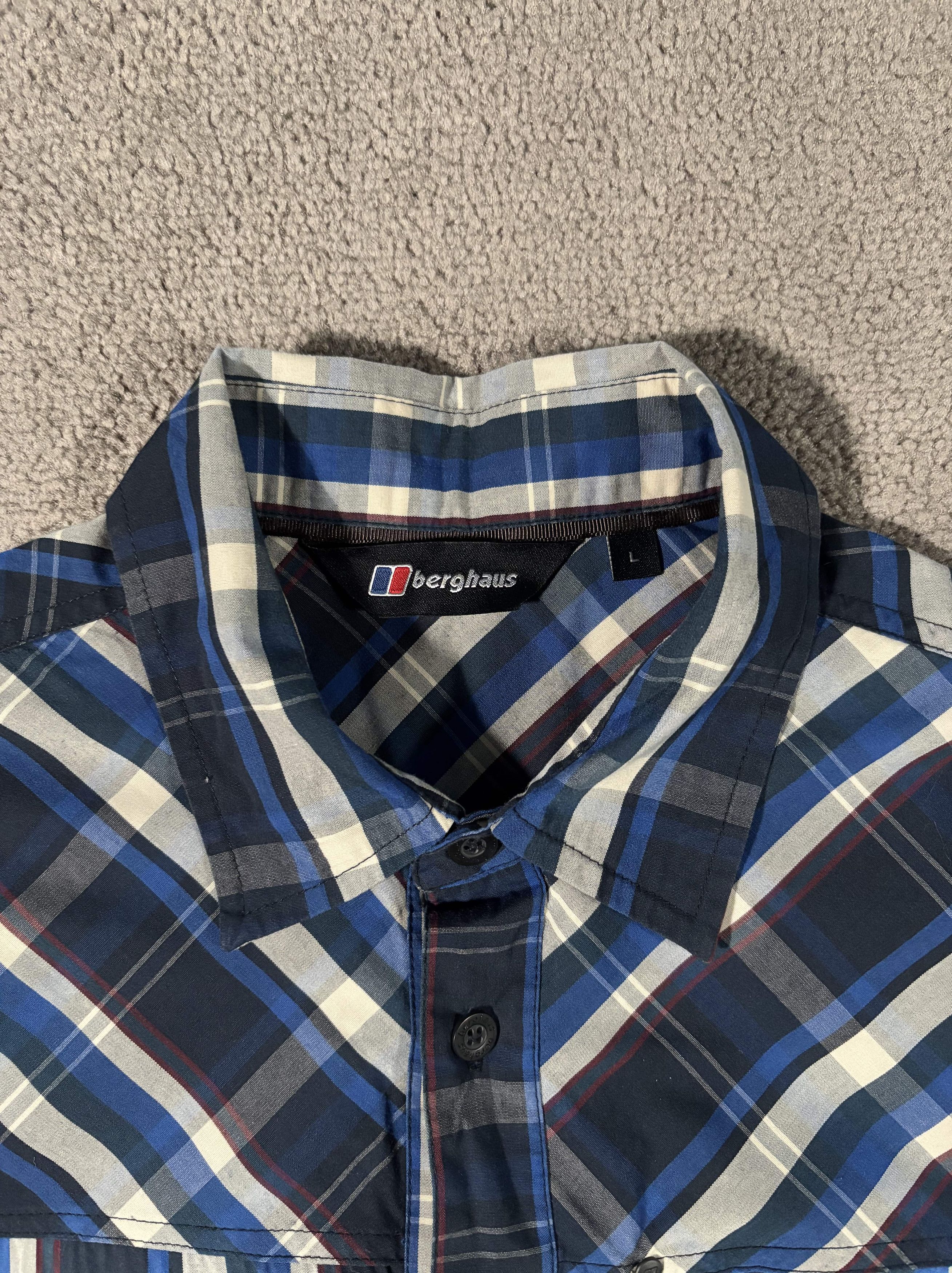 Berghaus Shirt Berghause L Checked Color Short Sleeve Pocket Size US L / EU 52-54 / 3 - 4 Thumbnail