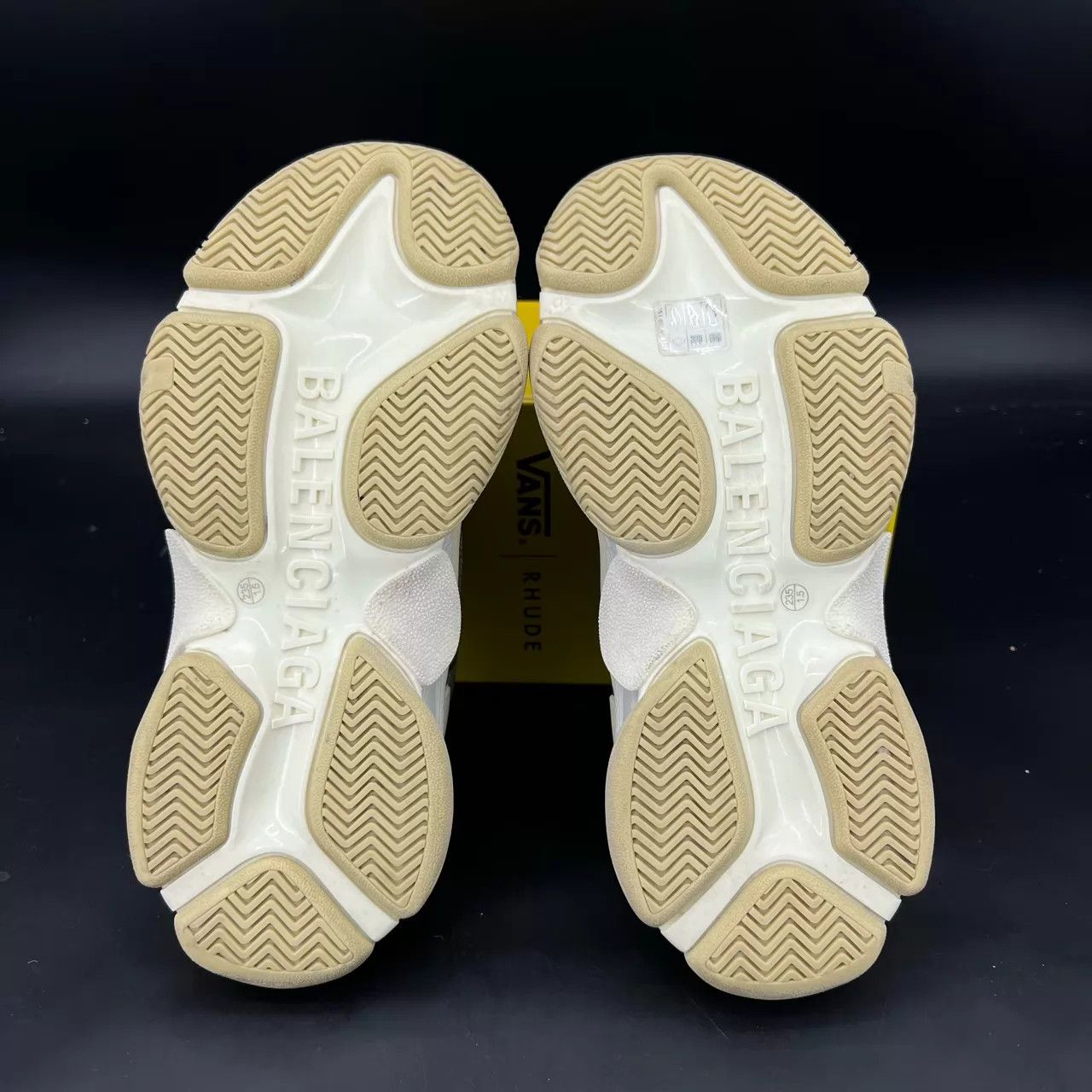 Balenciaga Balenciaga Gucci Yellow Green Dad Shoe Women's 37 Size US 6.5 / IT 36.5 - 7 Thumbnail