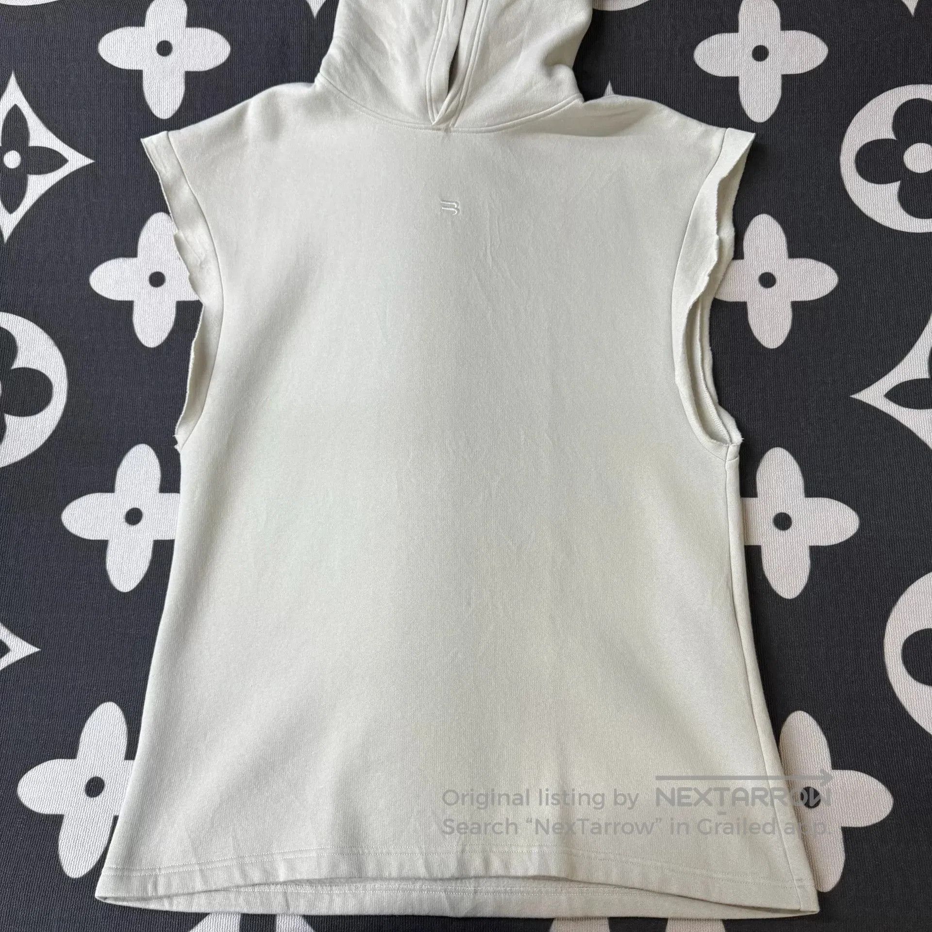 Balenciaga Balenciaga White Sleeveless Hoodie. Size US M / EU 48-50 / 2 - 1 Thumbnail