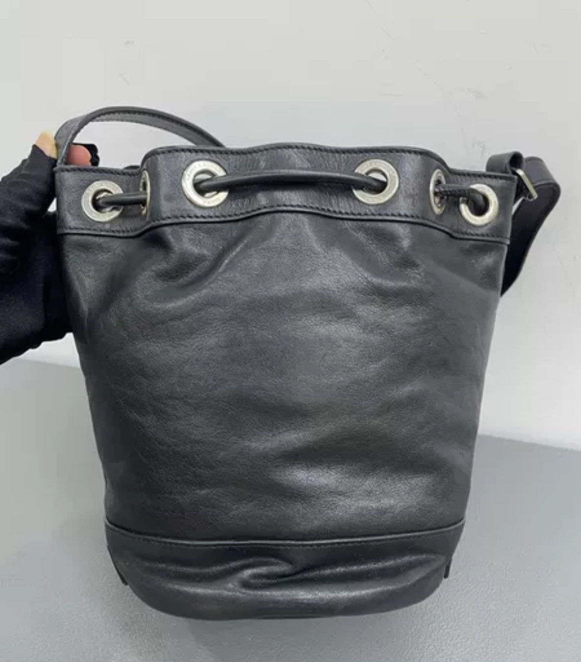 Saint Laurent Paris × Yves Saint Laurent SAINT LAURENT Black Leather Zipper Motorcycle Bucket Bag Size ONE SIZE - 3 Thumbnail