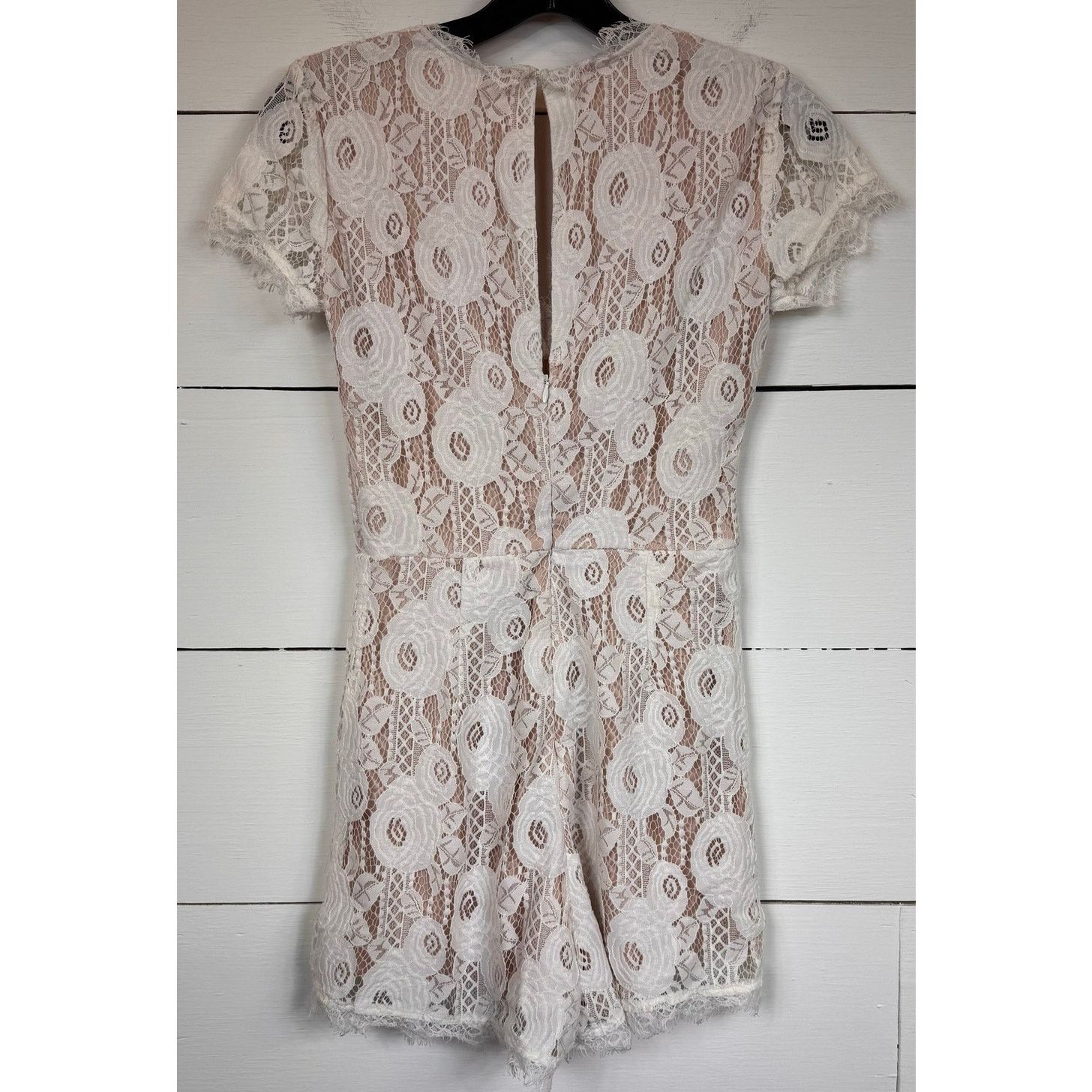 Other Francesca's White Lace Romper Women's Size XS Size 24" / US 00 / IT 34 - 2 Thumbnail