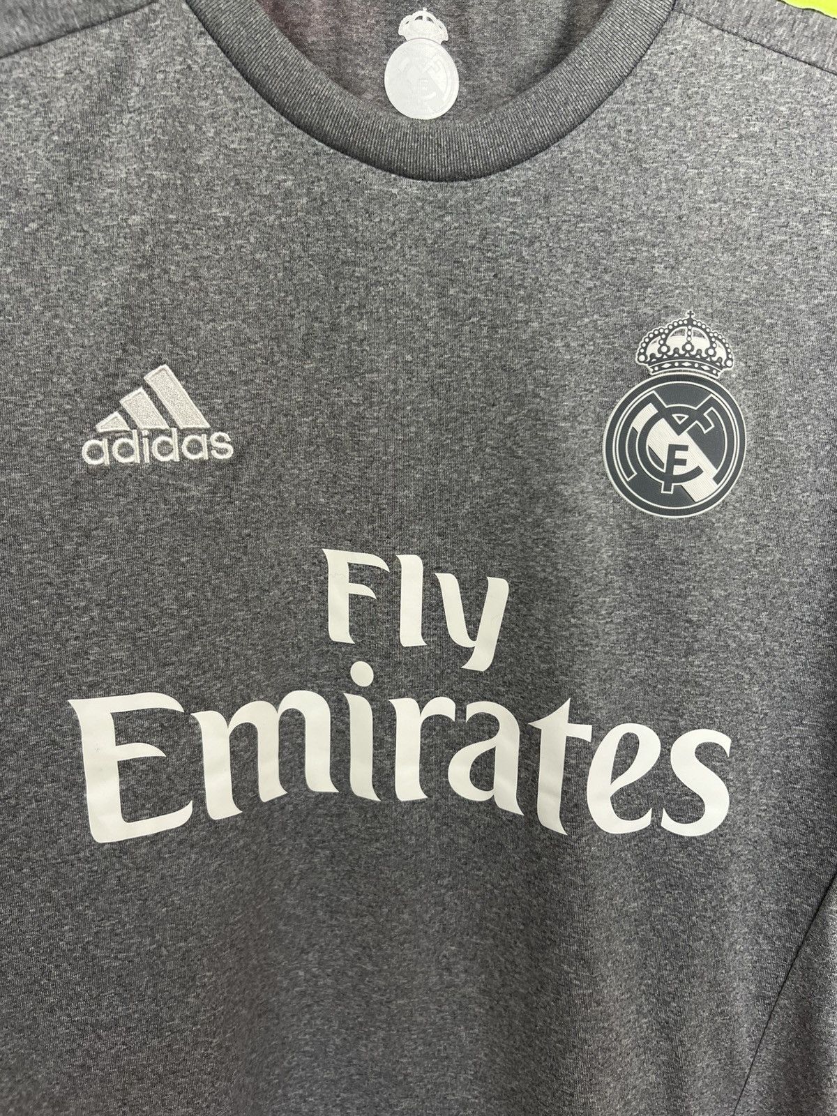 Adidas Soccer Jersey Adidas Real Madrid 2015/16 Sergio Ramos #4 Size US M / EU 48-50 / 2 - 3 Thumbnail