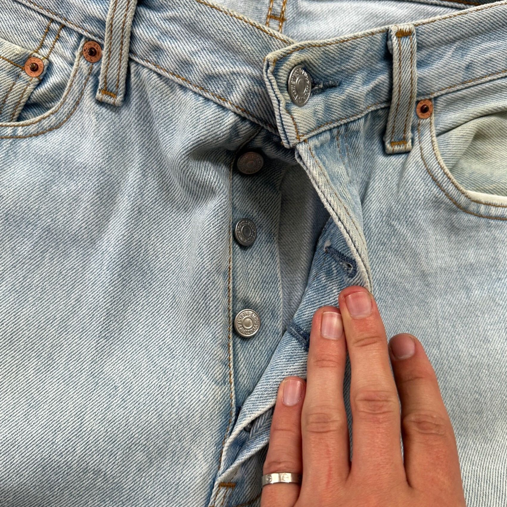 Levi's VINTAGE Levi's 501 Jeans - Button Fly - Light Wash Blue - 34x30 UK Tag - Mens Denim Straight 90s XX Act 32x27 Size US 34 / EU 50 - 7 Thumbnail