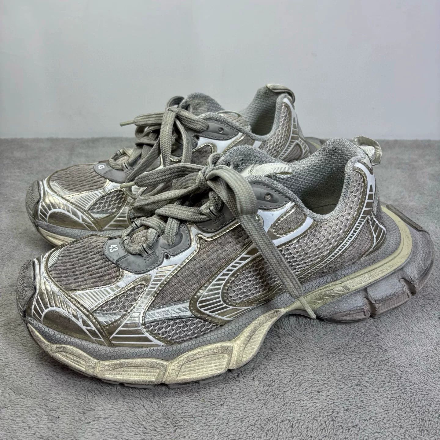 Balenciaga Balenciaga Mesh Beige Lowtop Sneakers XXXL Men Size US 10 / EU 43 - 1 Thumbnail