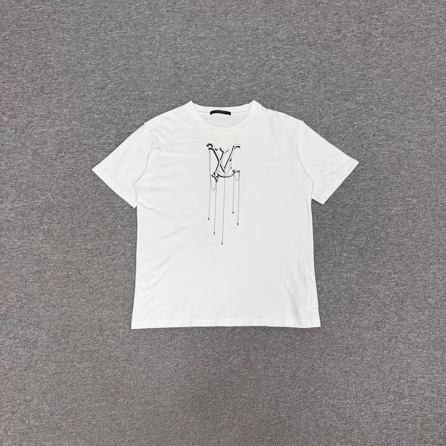 Louis Vuitton LV White Graffiti Letter Print SS Tee M 97 New Size US M / EU 48-50 / 2 - 1 Thumbnail