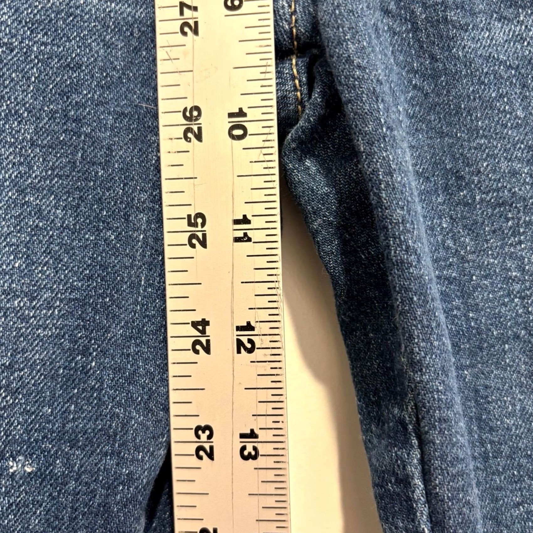 Free People Free People Blue Dark Wash Skinny Jeans Size 25 Raw Hem Frayed Cropped Denim Womens Size 42" / US 20 - 4 Thumbnail