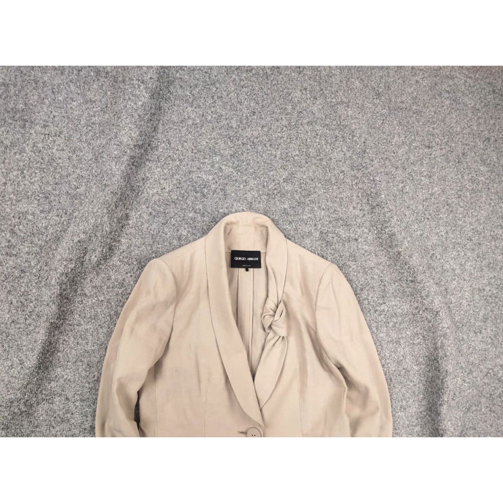 Giorgio Armani Giorgio Armani Blazer Women Knit Linen Beige One-Button Notch Lapel Single-Breasted Linen Blend Designer Jacket Blazer 42 67 cm Length Size M / US 6-8 / IT 42-44 - 2 Thumbnail