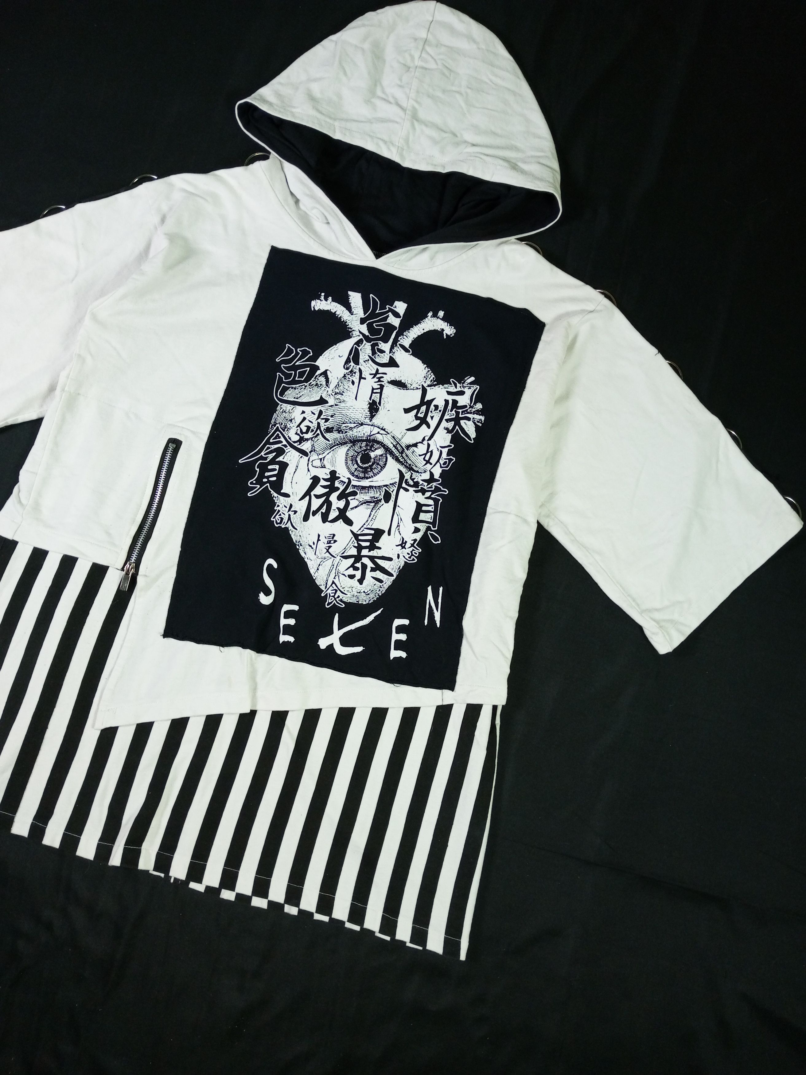 Japanese Brand Y2K Crazy Punk VKEI Style Japanese Hoodie One eye Riot Size US L / EU 52-54 / 3 - 2 Thumbnail