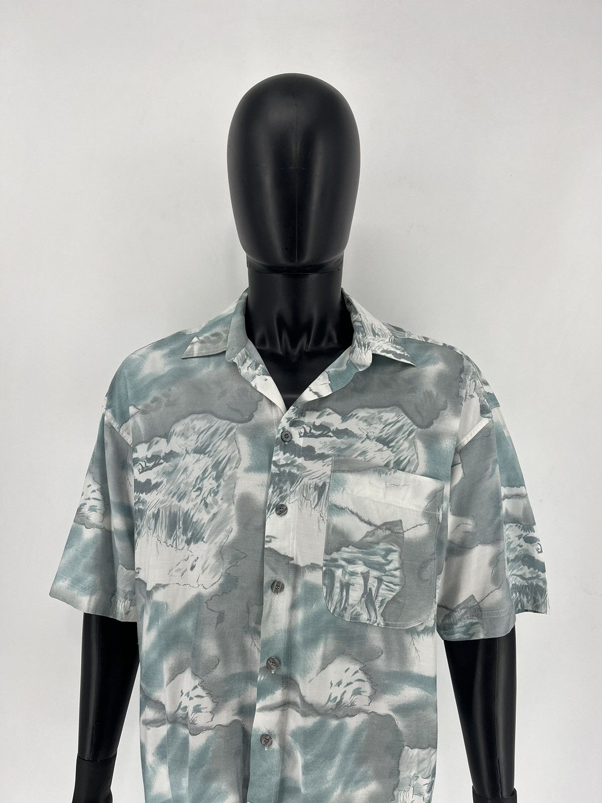 Vintage Vintage Art Streetwear Hawaiian Travis Scott style Size US L / EU 52-54 / 3 - 1 Thumbnail