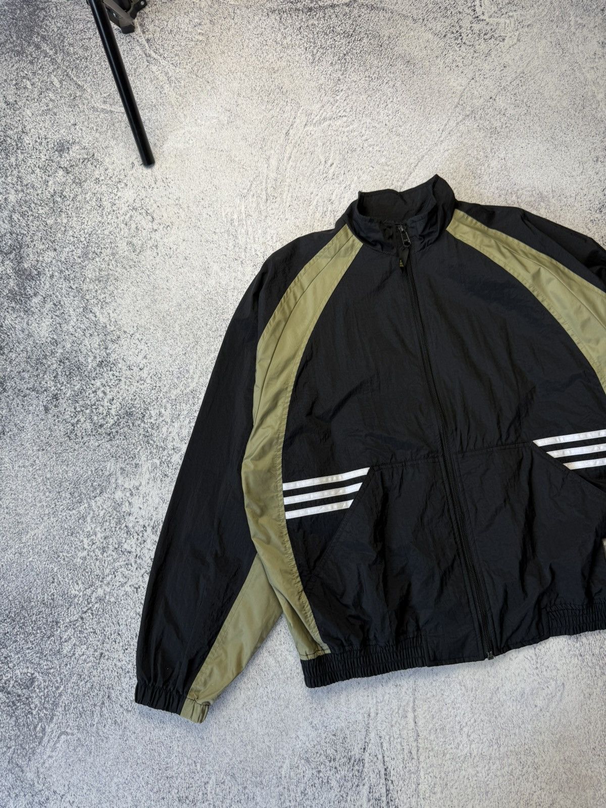 Adidas Vintage Adidas Track Jacket Nylon Y2K Size US L / EU 52-54 / 3 - 6 Thumbnail