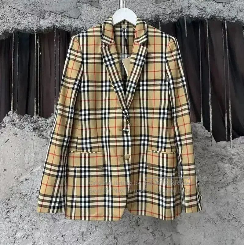 Burberry Burberry Plaid Long Sleeve Jacket for Men. Size US M / EU 48-50 / 2 - 1 Thumbnail