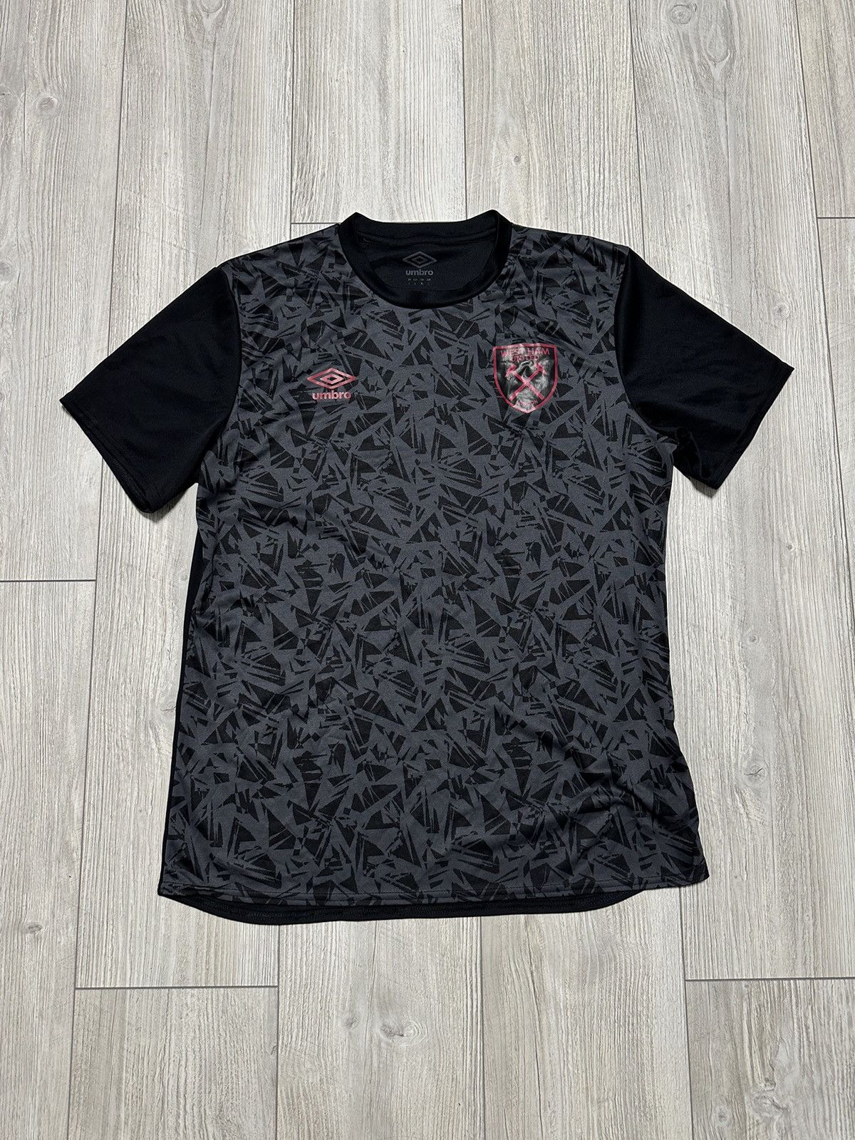 Umbro Vintage Umbro West Ham United Soccer jersey Size US L / EU 52-54 / 3 - 1 Thumbnail