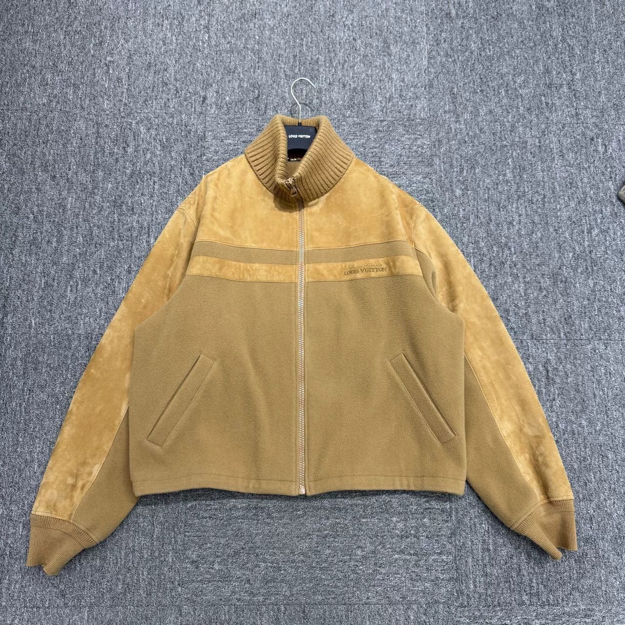 Louis Vuitton louis vuitton suede wool embroidered logo jacket Size US XXL / EU 58 / 5 - 1 Thumbnail