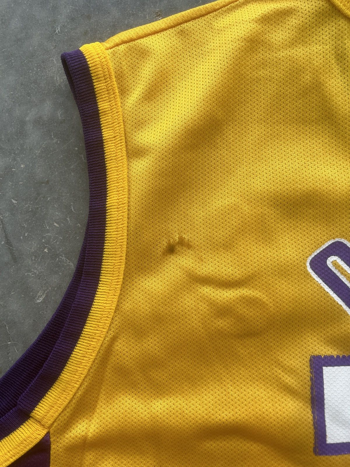 Champion × NBA × Vintage Vintage 90s Champion Lakers Shaquille O’Neal Jersey #34 Size US L / EU 52-54 / 3 - 10 Thumbnail