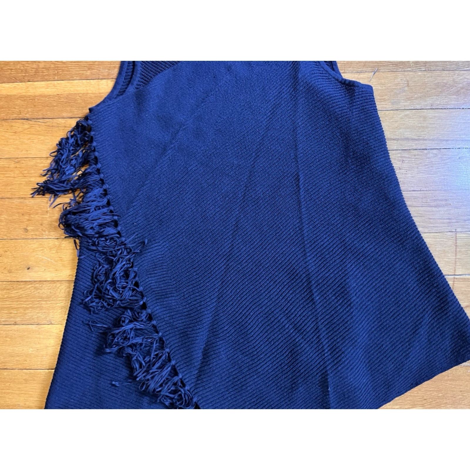Lilly Pulitzer VINTAGE Lilly Pulitzer Fringe Sweater Vest Women’s Medium Navy Blue Size M / US 6-8 / IT 42-44 - 3 Thumbnail