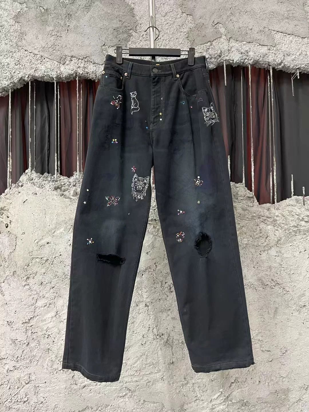 Balenciaga Balenciaga Distressed Crystal Cat Jeans Size US 26 / EU 42 - 1 Thumbnail