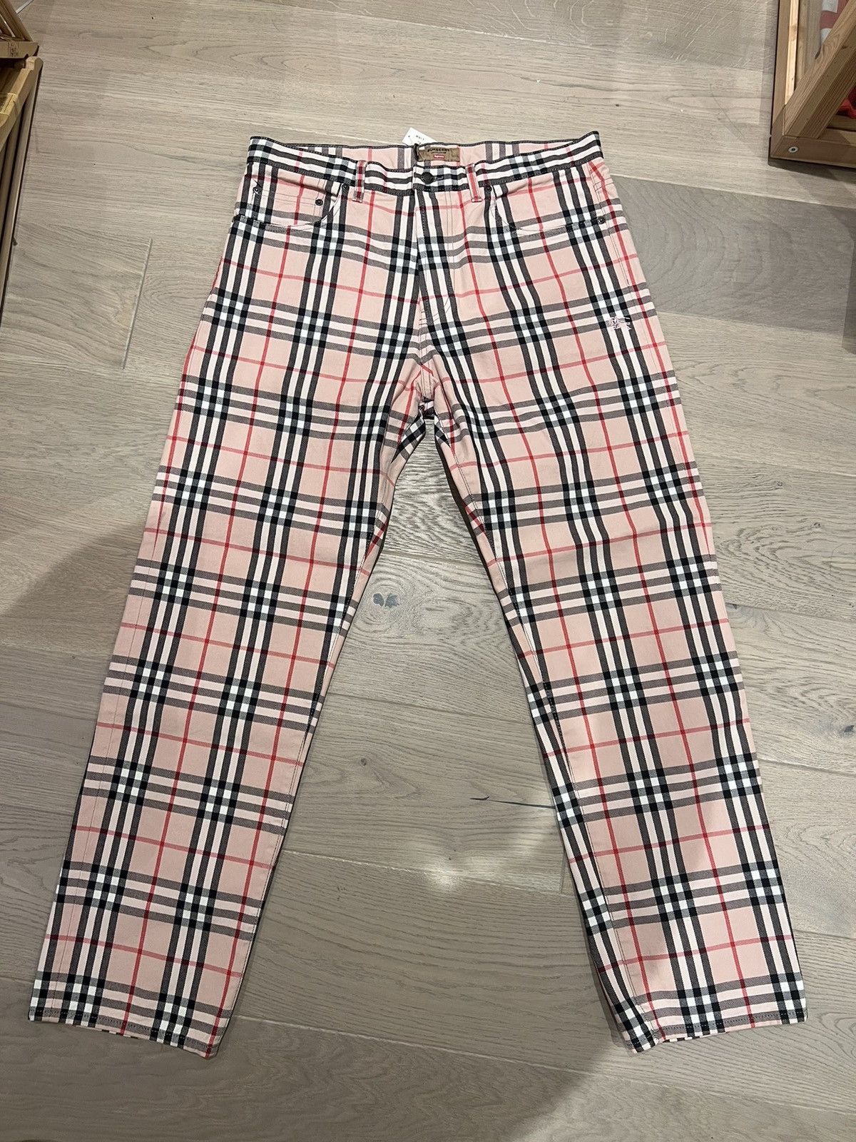 Burberry × Supreme Supreme x Burberry pink pants brand new Size US 34 / EU 50 - 1 Thumbnail