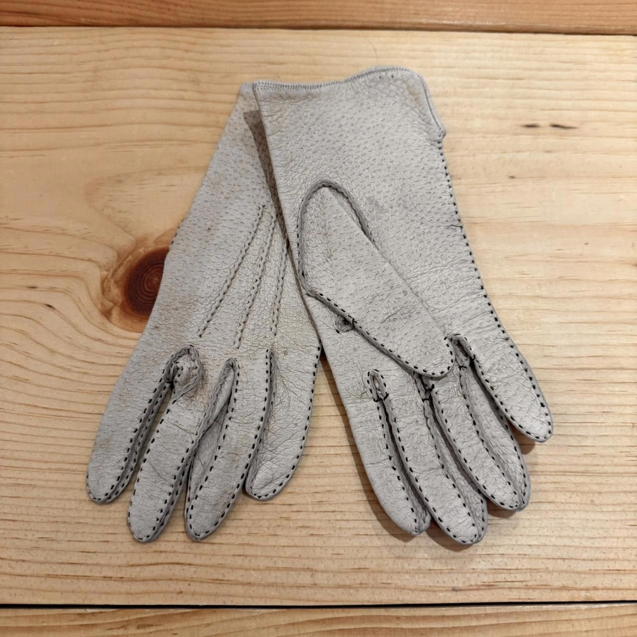 Designer Women's Vintage Tan Leather Gloves Size ONE SIZE - 2 Thumbnail