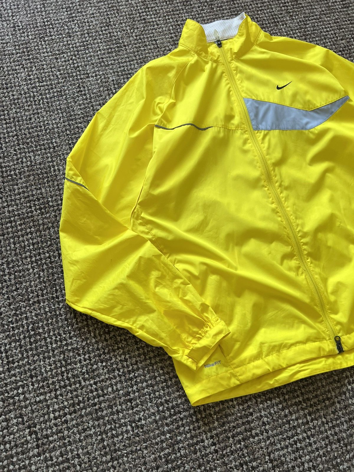Nike Nike Windrunner Sportswear Jacket Yellow Rare Size XL Size US XL / EU 56 / 4 - 6 Thumbnail