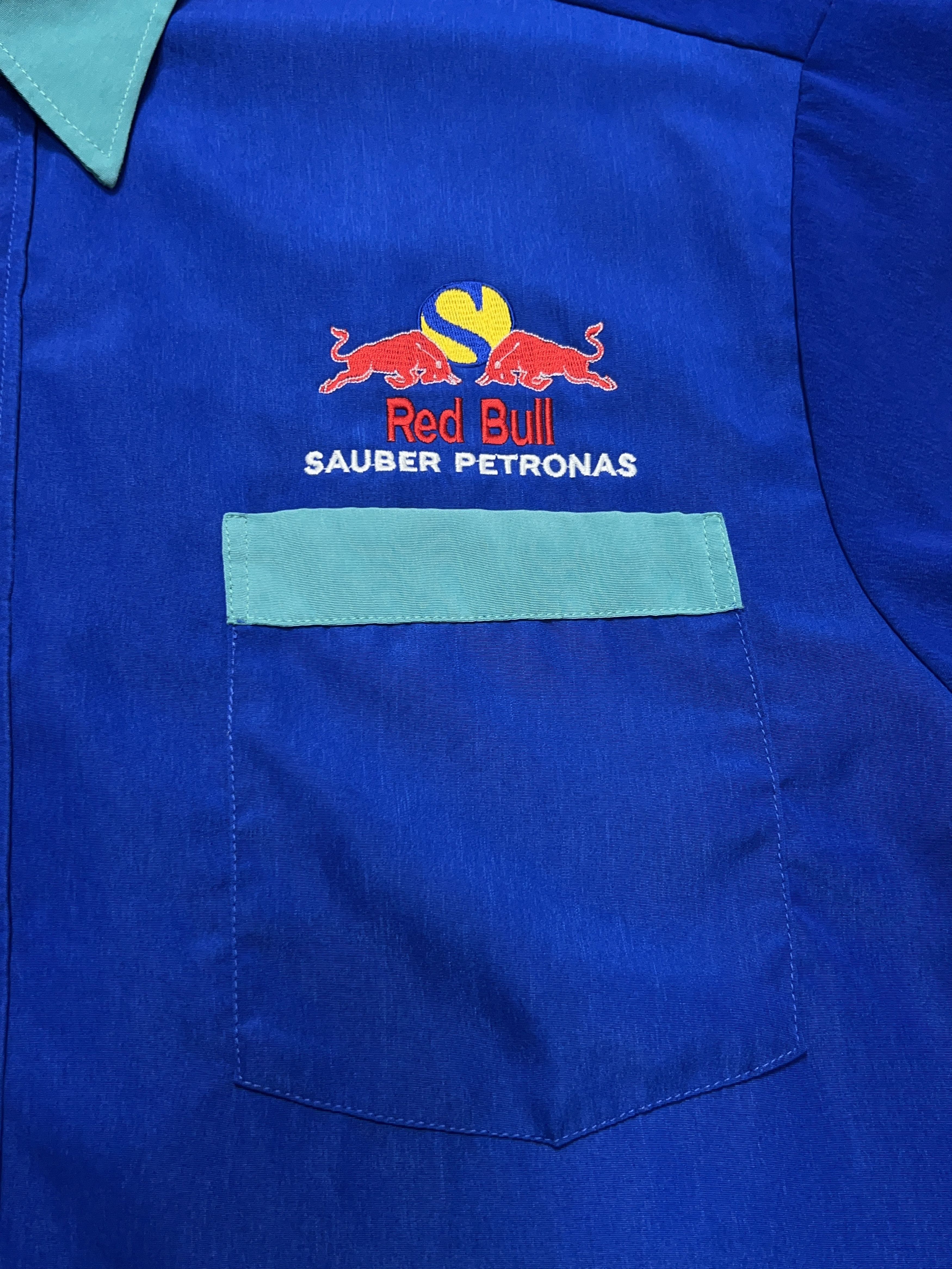 Red Bull Vintage Sauber Petronas Team Button Short Sleeve Racing Size US XXL / EU 58 / 5 - 2 Thumbnail