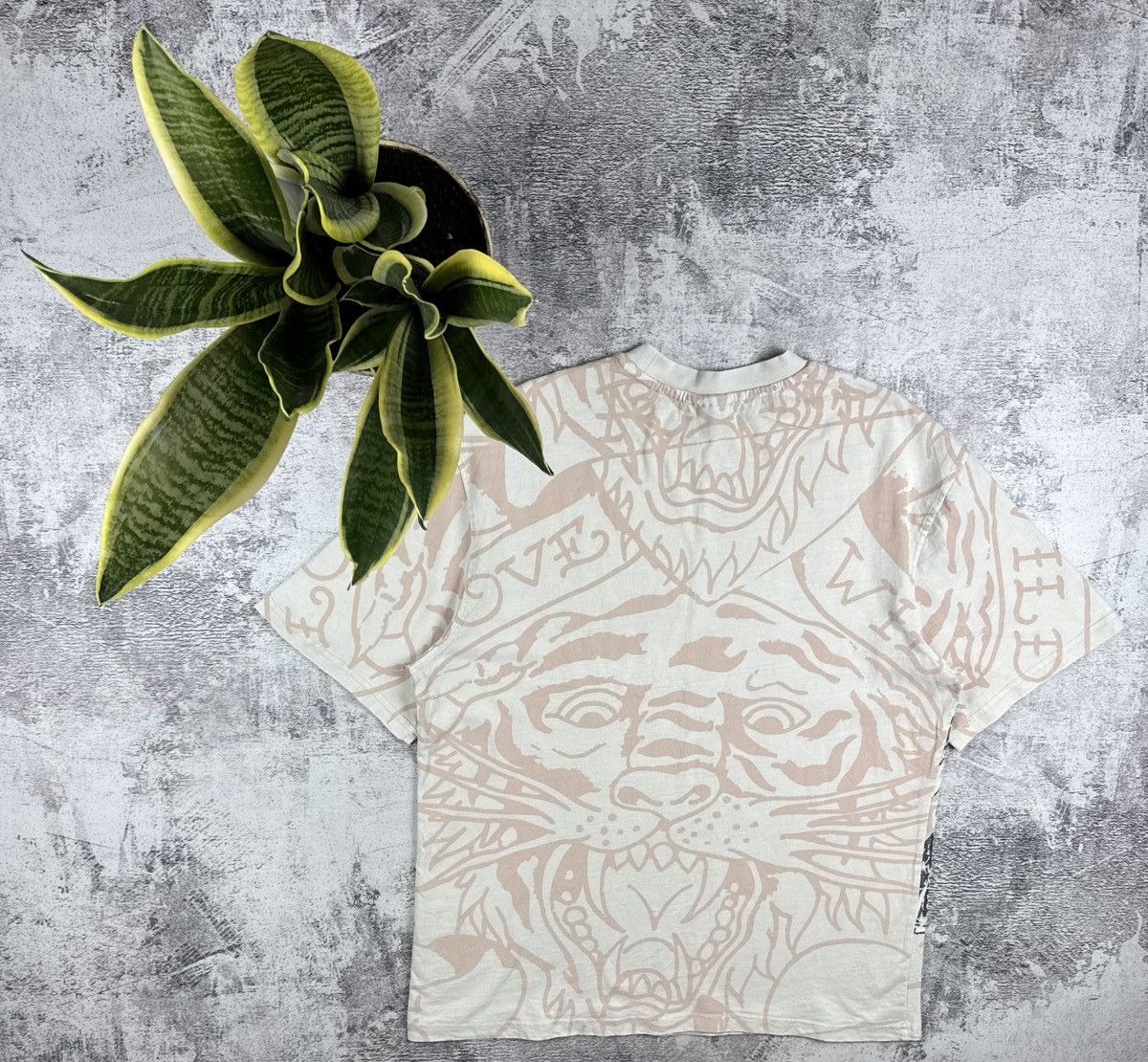 Ed Hardy Ed Hardy X Urban Outfitters Over print Tiger Logo Oversized T Shirt Tee Jersey Size US M / EU 48-50 / 2 - 12 Thumbnail