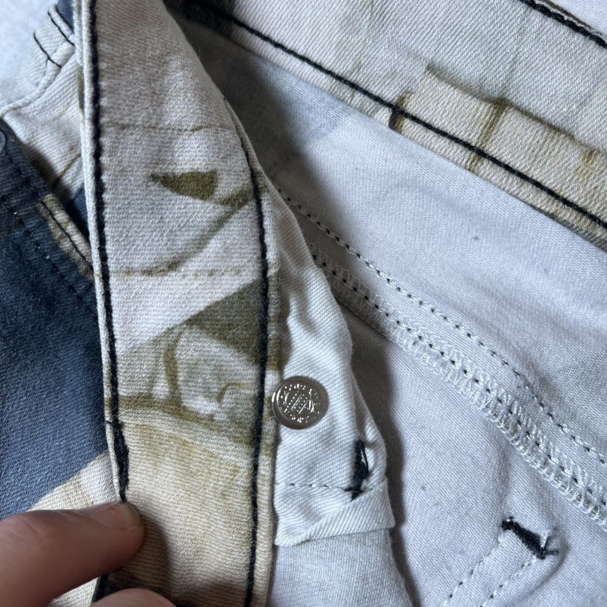 Acne Studios Acne Studios designer high fashion luxury jeans with print🌌 Size 27" / US 4 / IT 40 - 9 Thumbnail