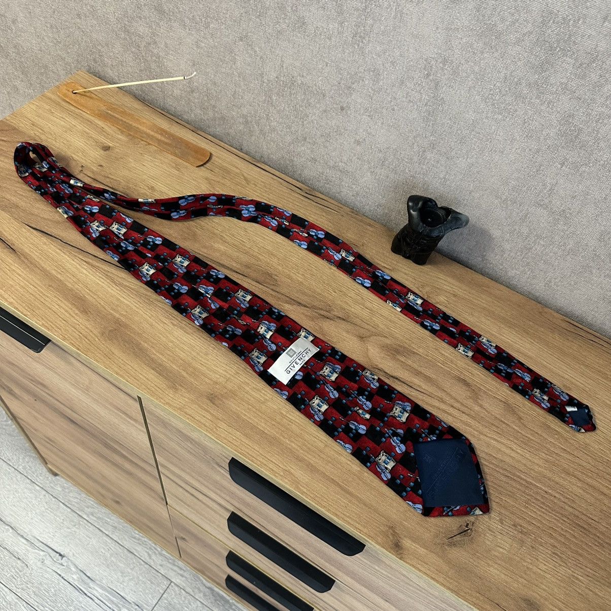 Givenchy Luxury Givenchy Paris Tie Silk Made In Italy Old Money Size ONE SIZE - 1 Thumbnail