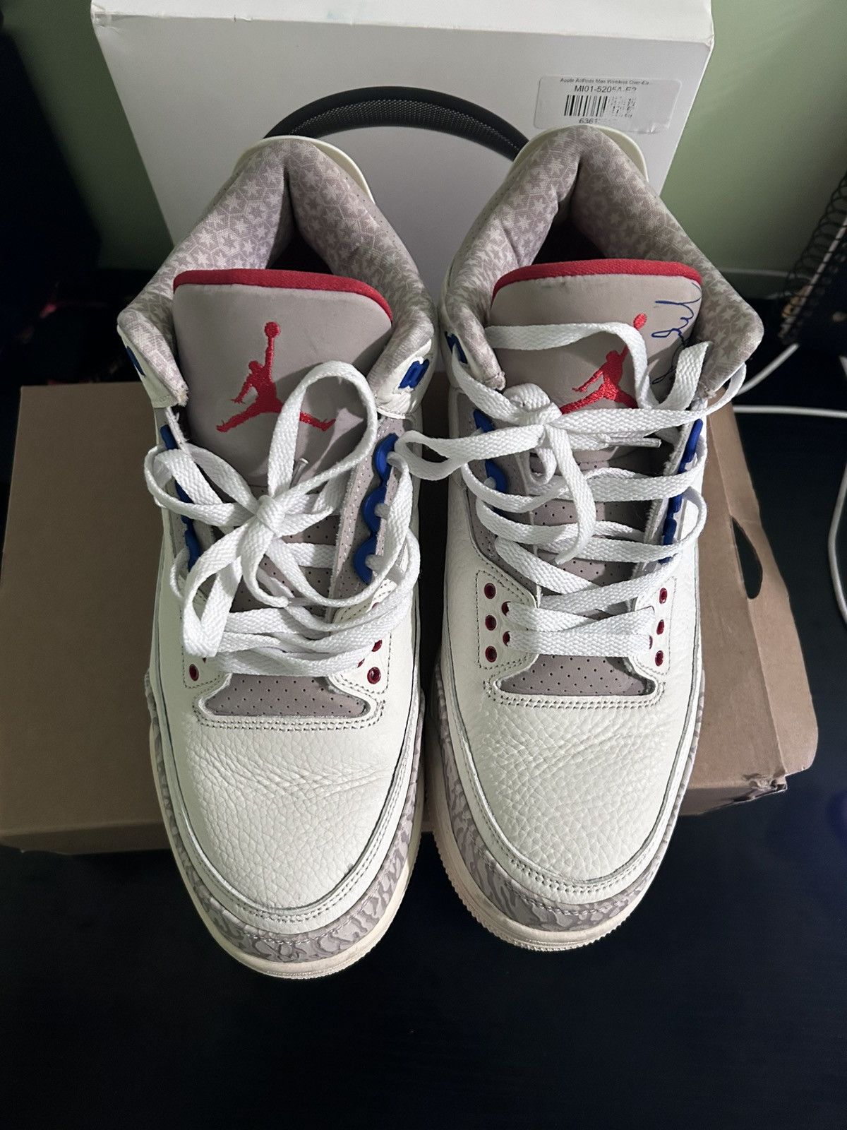 Jordan Brand Air Jordan 3 'International Flight' Sail/Red 2018 Size US 10 / EU 43 - 1 Thumbnail
