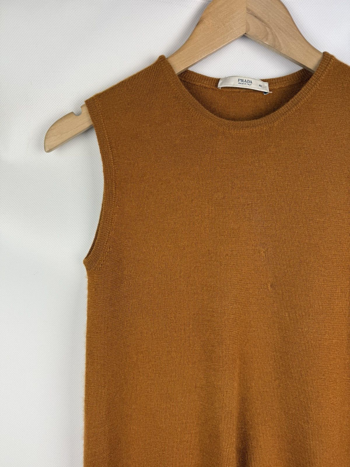 Prada Prada Ladies Sleeveless Cashmere Vest Sweater Size IT 46 Size L / US 10 / IT 46 - 4 Thumbnail
