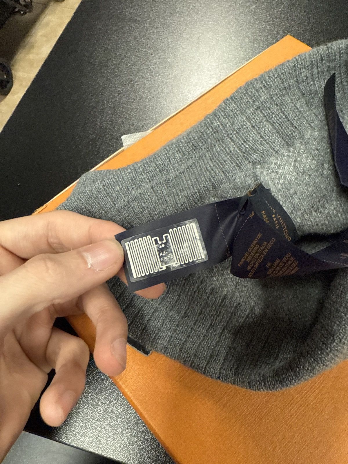 Louis Vuitton Louis Vuitton Grey Beanie Box + Reciept Size ONE SIZE - 15 Thumbnail