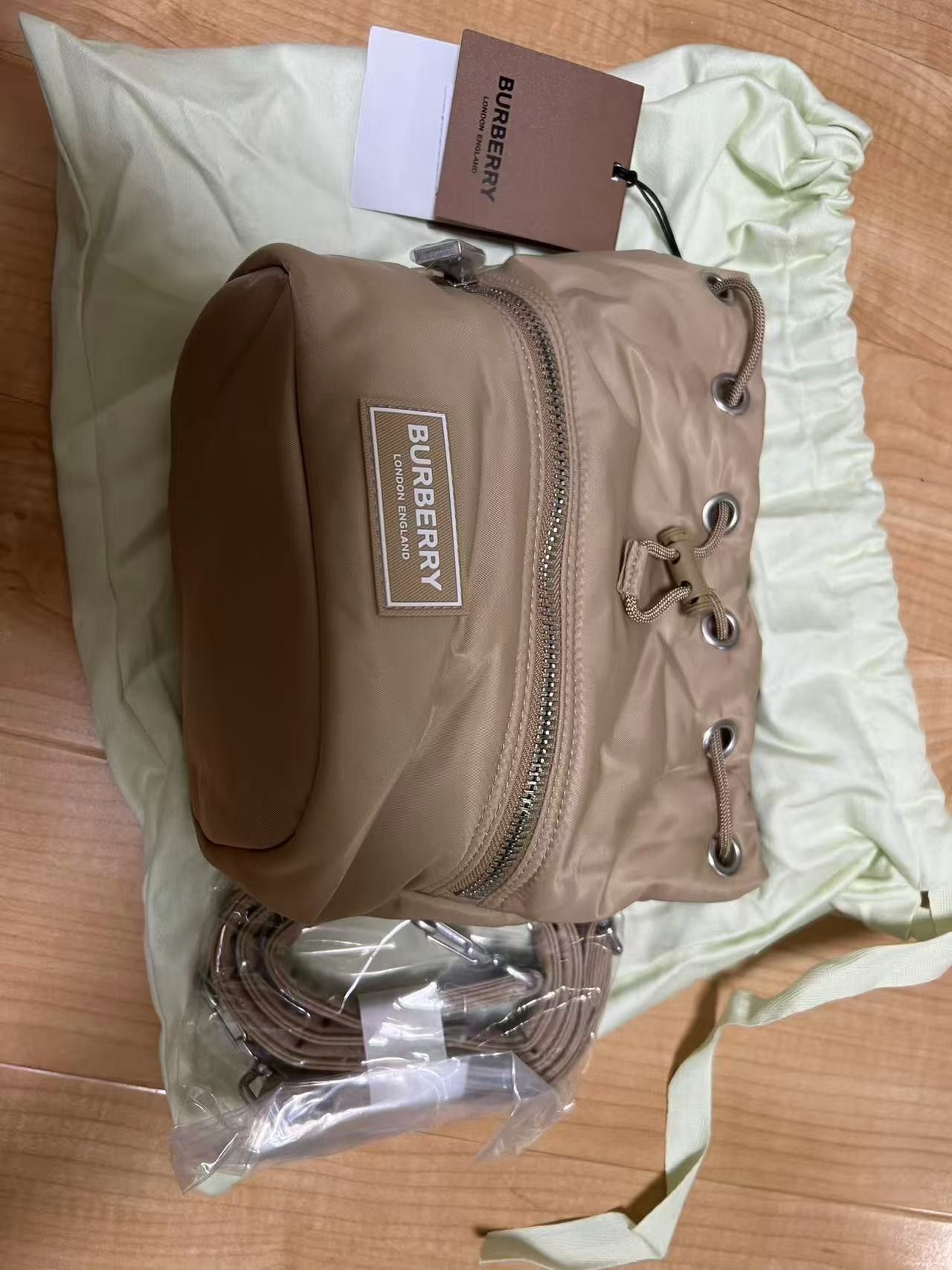 Burberry burberry nylon gold honey bucket bag Size ONE SIZE - 1 Thumbnail