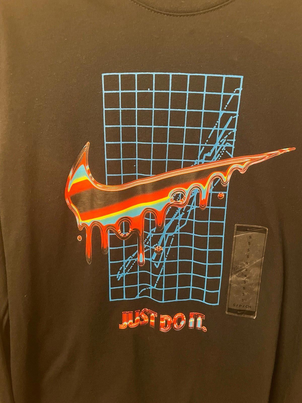 Nike Black Nike Alphabet Logo Long Sleeves Asia Edition, small Size US S / EU 44-46 / 1 - 4 Thumbnail
