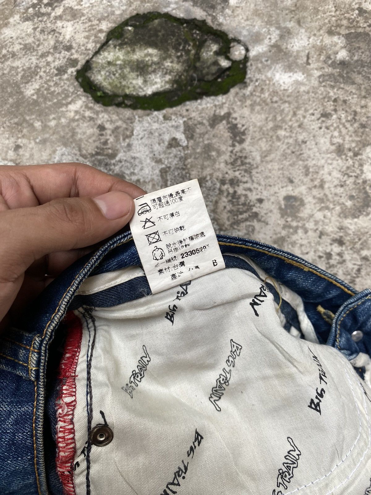 Japanese Brand Big Train Osaka Distressed Faded Blue Denim Japan Size US 36 / EU 52 - 6 Thumbnail