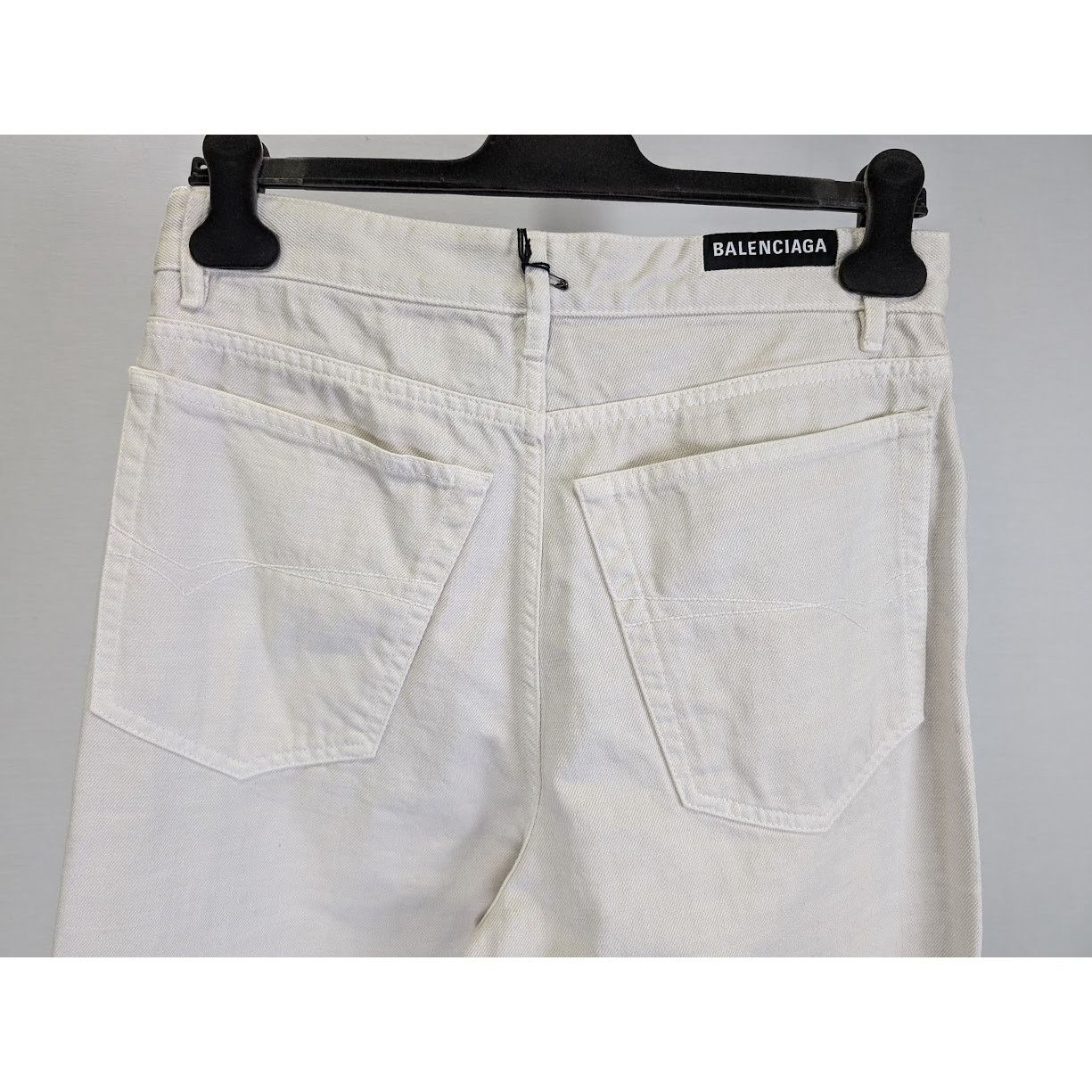 Balenciaga o1rshd1 Loose Fit Jeans White Denim in Cream Size US 26 / EU 42 - 14 Thumbnail