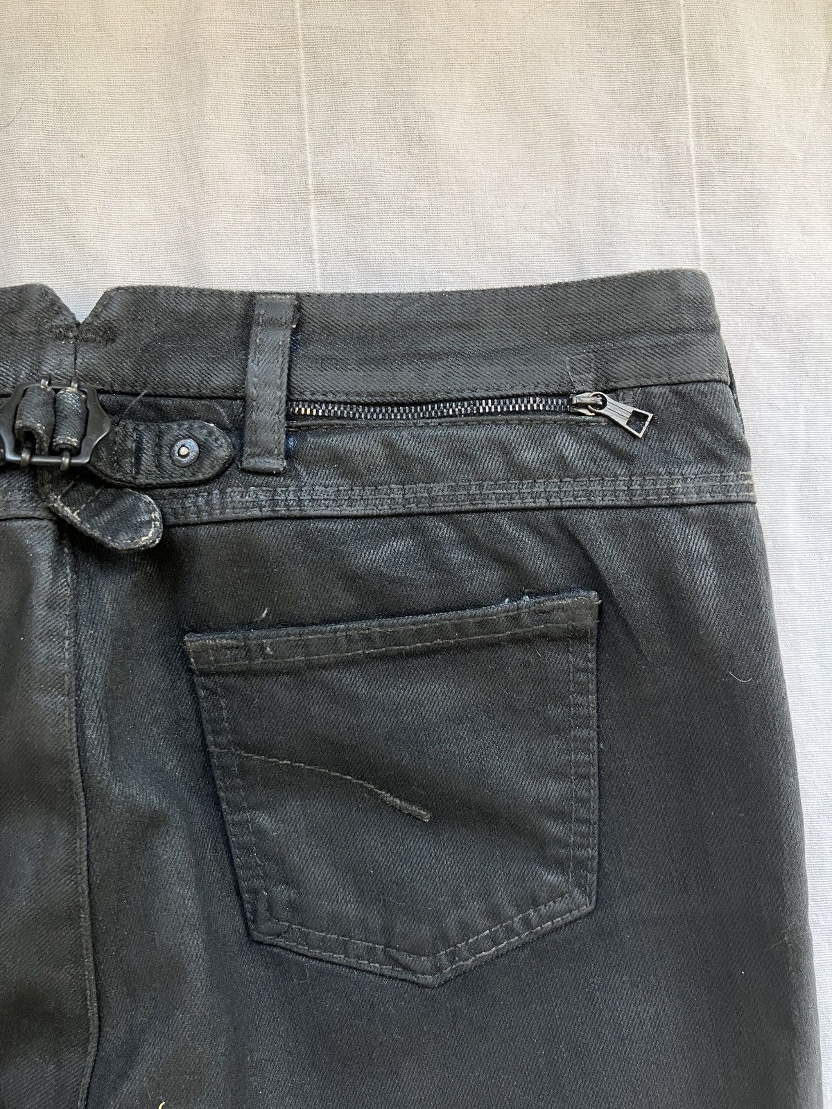 Neil Barrett Neil Barrett trademark waxed jeans Size 28" / US 6 / IT 42 - 5 Thumbnail