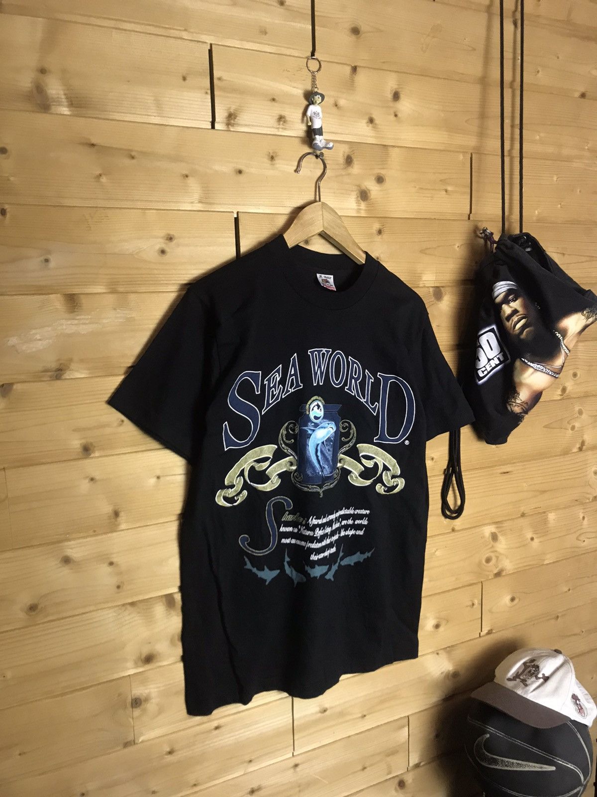 Vintage Vintage 90s Sea World shark made in USA single stitch shirt Size US M / EU 48-50 / 2 - 2 Thumbnail
