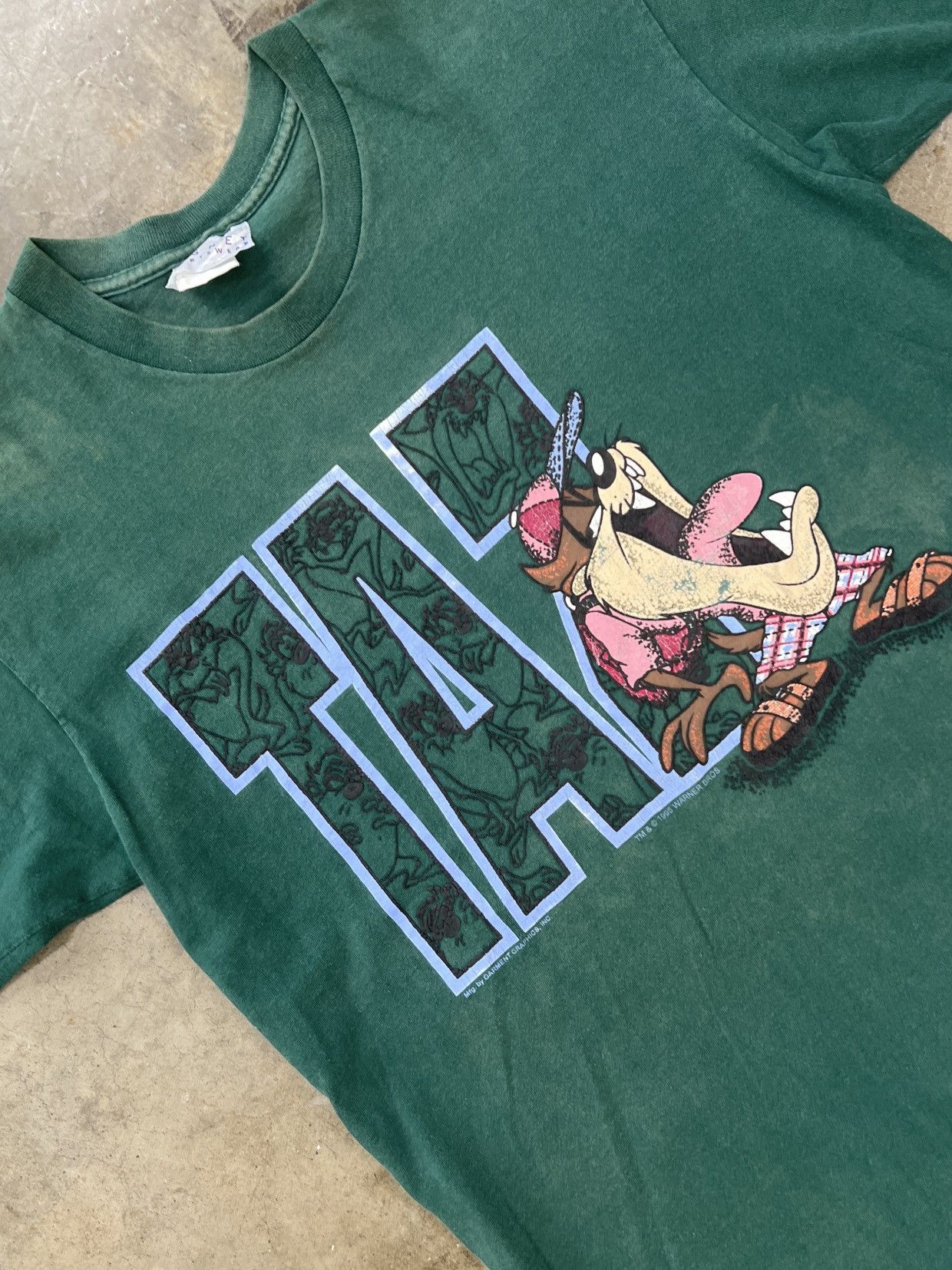 Vintage × Warner Bros Vintage 1995 Looney Tunes Taz Single Stitch Tee Size US L / EU 52-54 / 3 - 1 Thumbnail