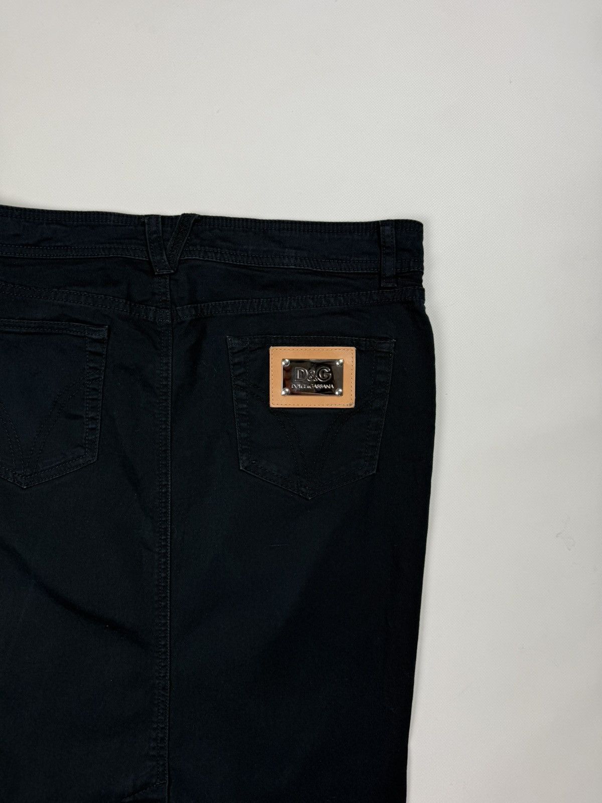 Dolce & Gabbana Dolce & Gabbana Vintage Y2K Metalo Logo Ladies Pencil Skirt Size 27" / US 4 / IT 40 - 23 Thumbnail