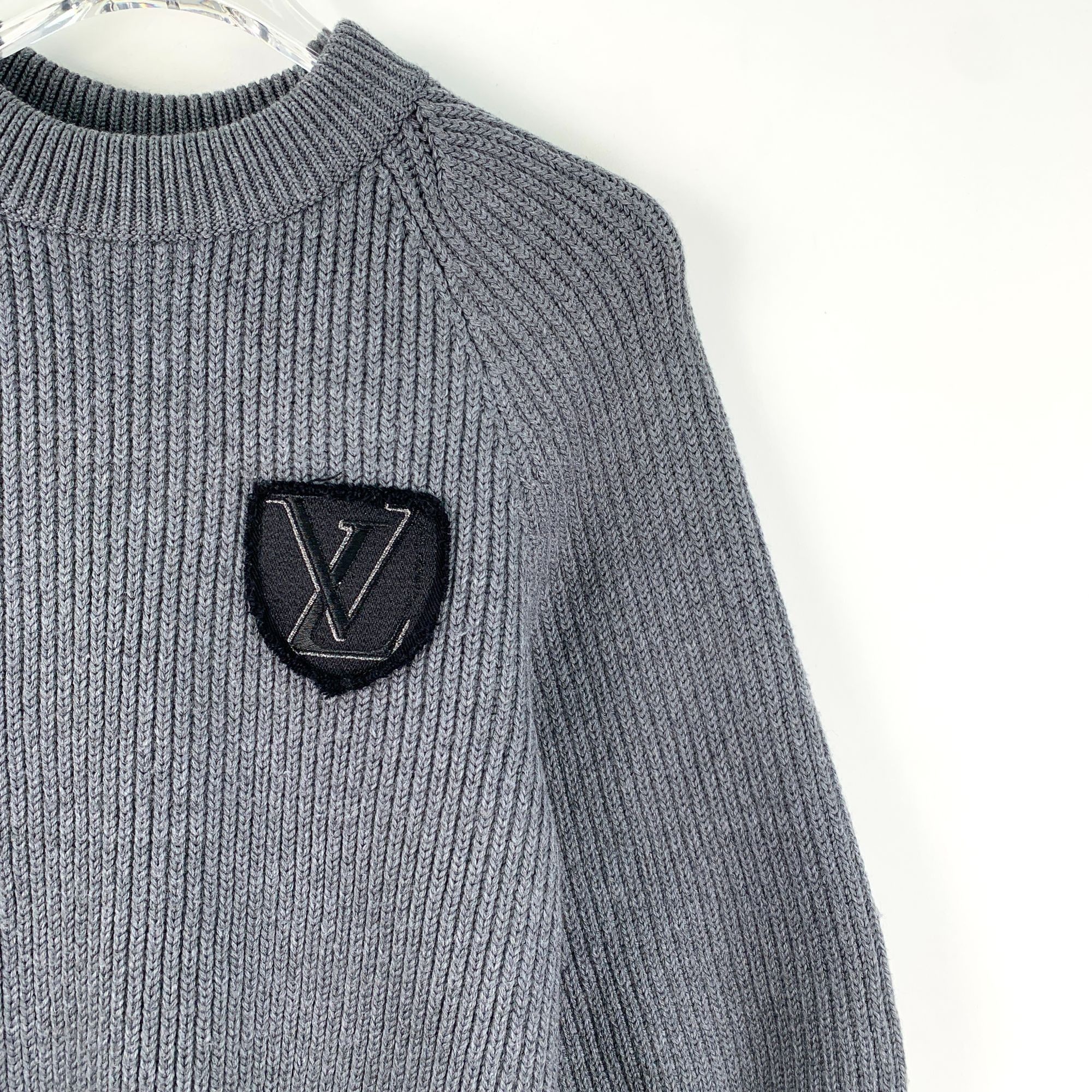 Louis Vuitton LOUIS VUITTON DARK GREY RIBBED WOOL SWEATER WITH LV SHIELD L Size S / US 4 / IT 40 - 6 Thumbnail