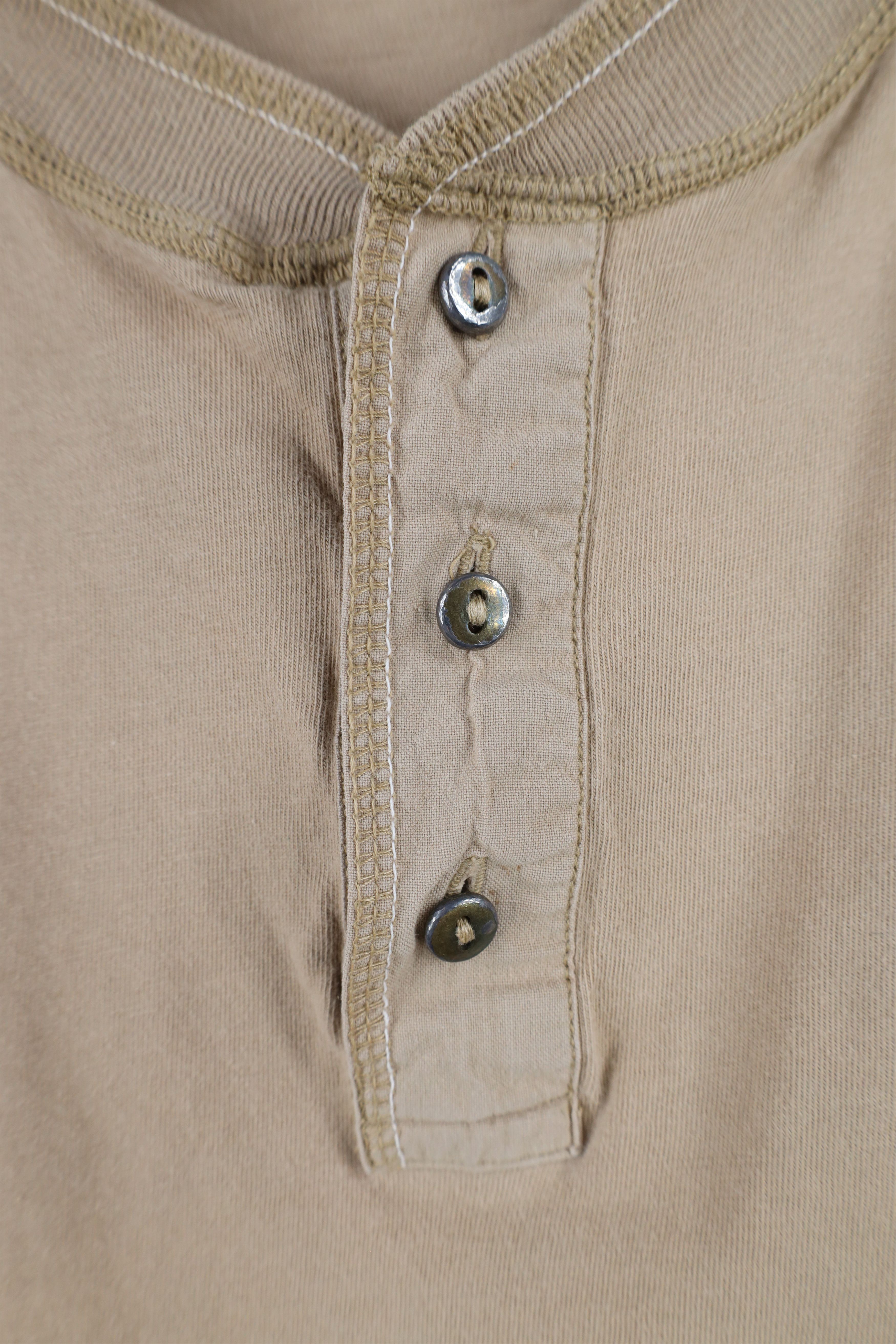 Vintage Vintage 90s Streetwear Long Sleeve Henley T-Shirt Beige Size US L / EU 52-54 / 3 - 6 Thumbnail