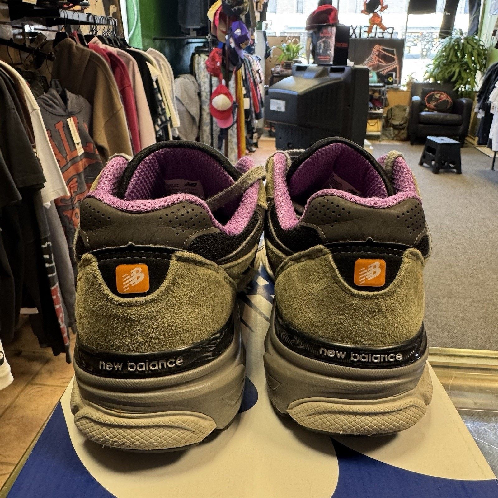 New Balance Size 9 - New Balance 990 V3 Teddy Santis Olive Leaf 2022 Size US 9 / EU 42 - 5 Thumbnail