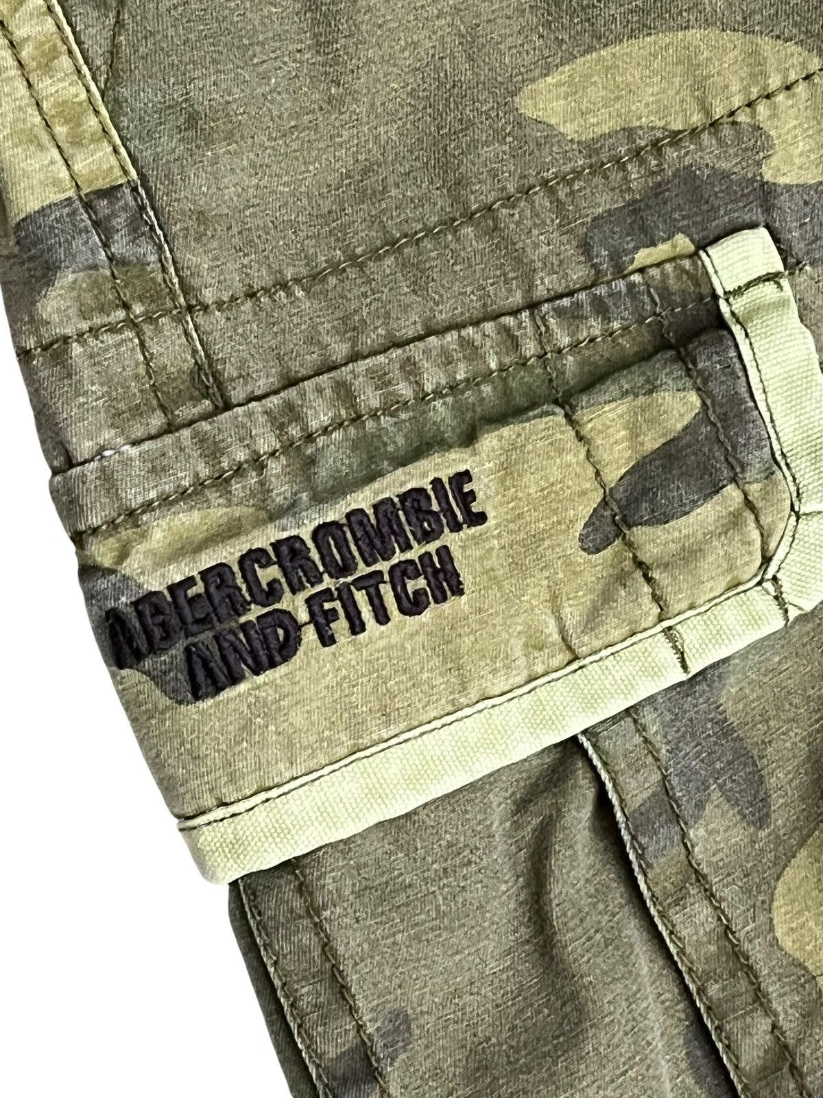 Abercrombie & Fitch 💥Vintage Y2K A&F Military Camo Zip Leg Baggy Cargo Pants Size US 34 / EU 50 - 5 Thumbnail