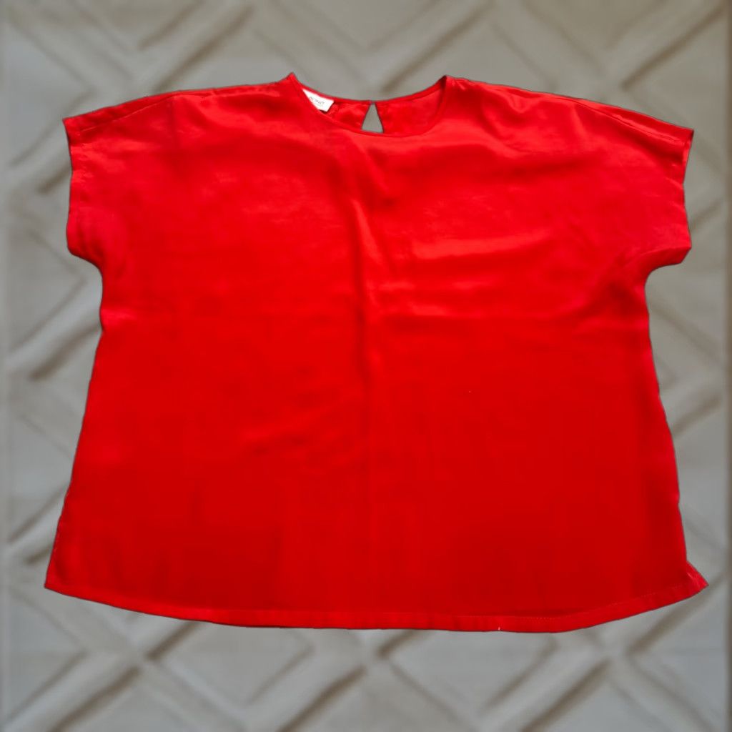 Vintage VINTAGE Judy Bond Satin Blouse Women L Red Crew Neck Short Sleeve Modern Classic Shirt Adult Regular Size Large Red Womens Blouse 80s Vintage ♪ Size L / US 10 / IT 46 - 1 Thumbnail