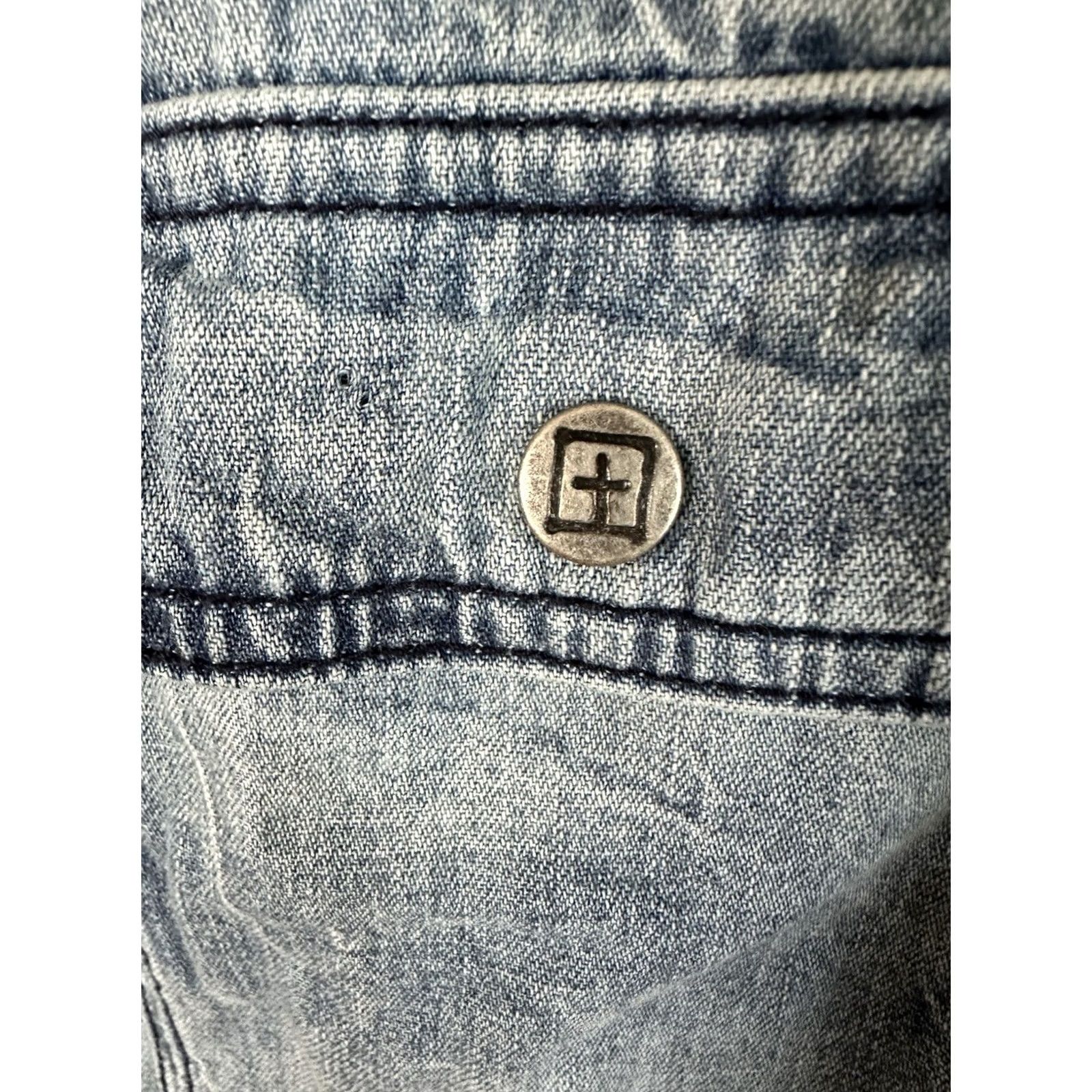 Ksubi Ksubi Shirt Denim Button-Up Long Sleeve Collared Snap Blue Light Washed Scorpion Overshirt XL Mens Regular Pocketed Size US XL / EU 56 / 4 - 2 Thumbnail