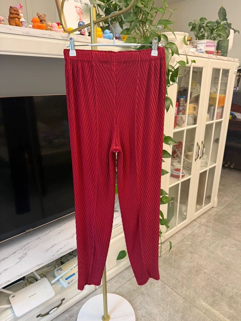 Issey Miyake Issey Miyake size:2 Red main line series small fish scale Size 31" - 5 Thumbnail