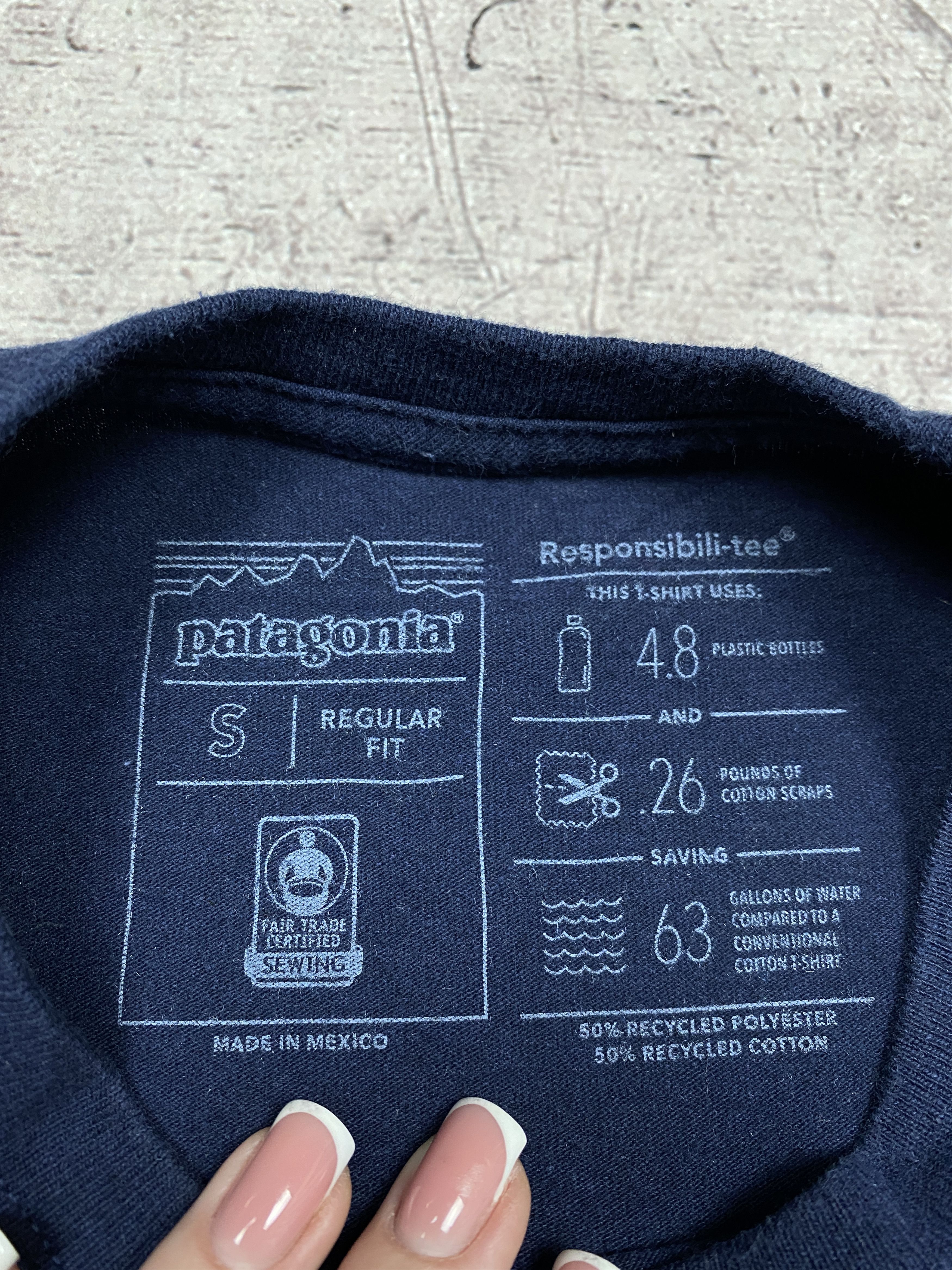 Patagonia Patagonia Vintage Mens Big Logo T-Shirt Size US S / EU 44-46 / 1 - 9 Thumbnail